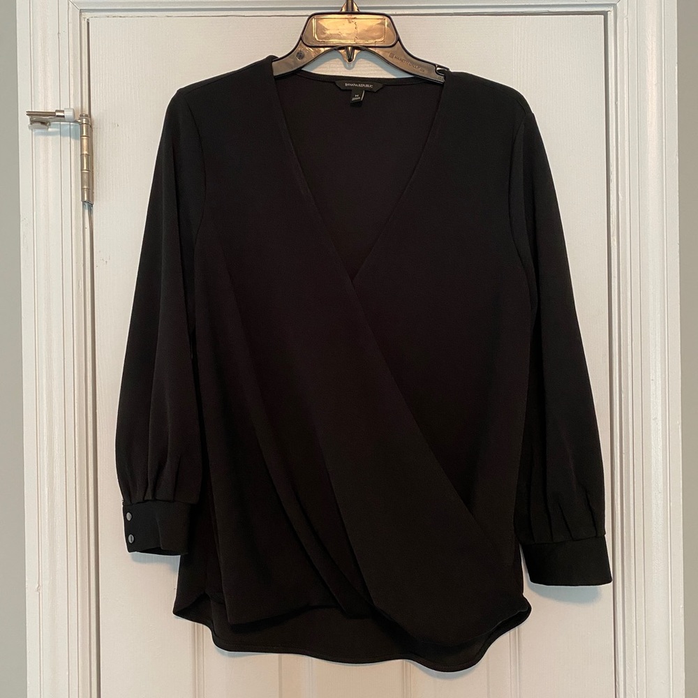 Banana Republic medium cross front 3/4 sleeve drape shirt - black - like new